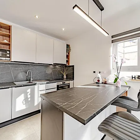 Hébergement de vacances In Karbuni With Wifi