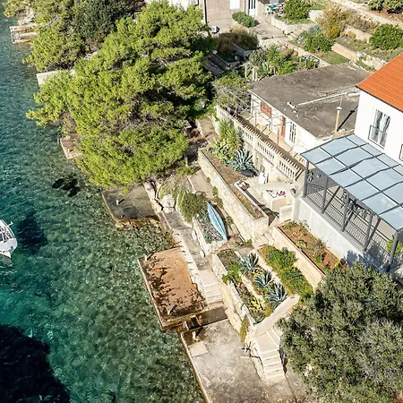 In Karbuni With Wifi 度假居 *