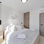 Cozy In Karbuni With Wifi * Brnistrova