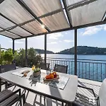 In Karbuni With Wifi Holiday home