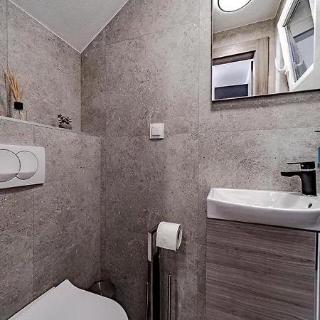 بيت للعطل In Karbuni With Wifi