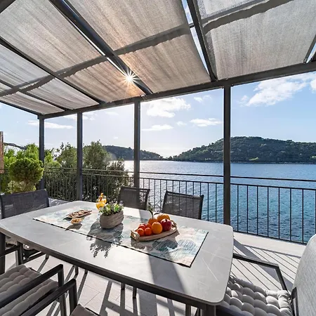 In Karbuni With Wifi بيت للعطل