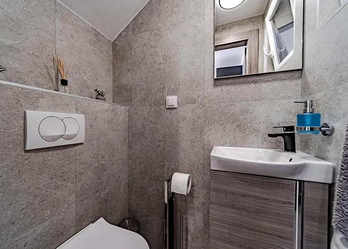 Holiday home In Karbuni With Wifi